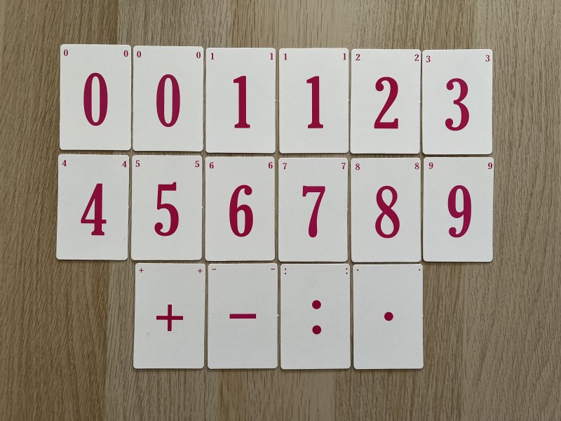 Karty s číslicemi a matematickými znaky